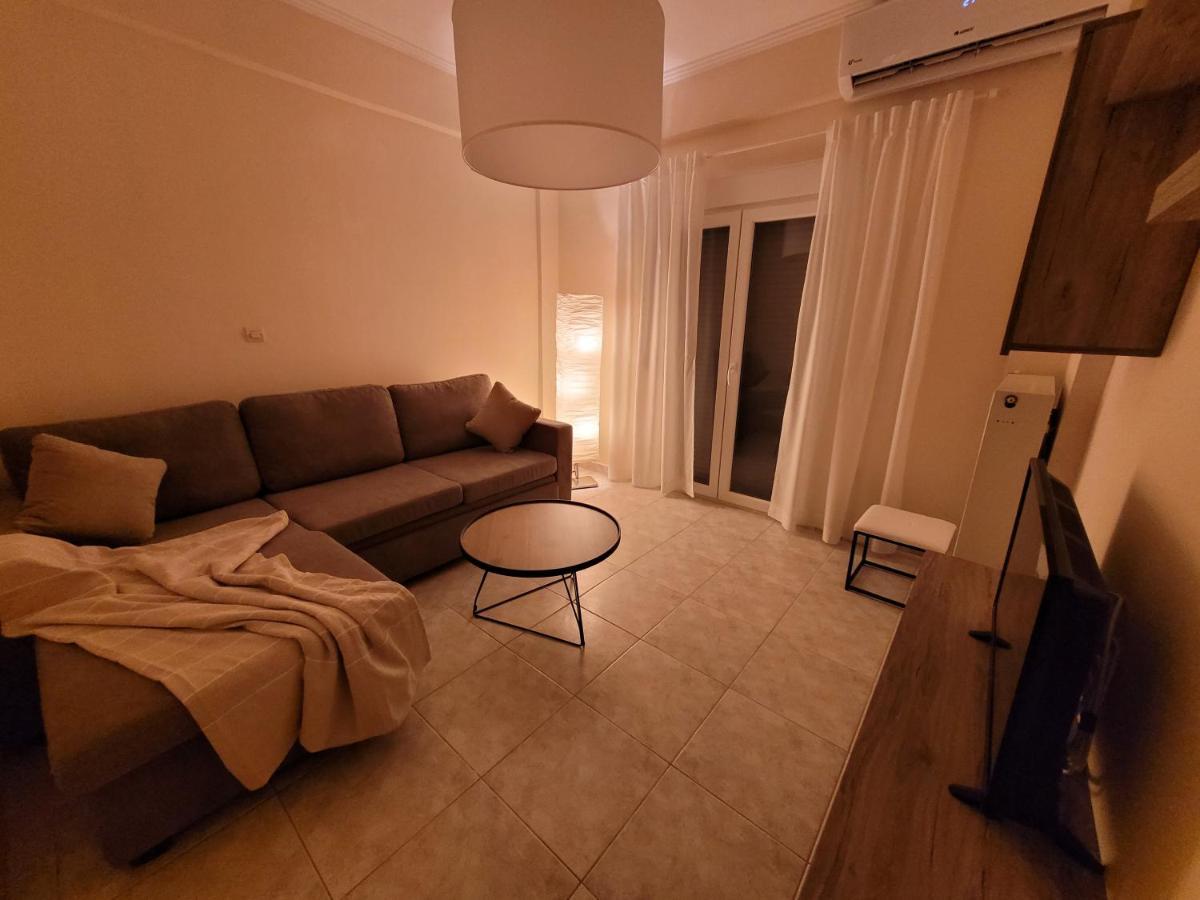 Anris & Dianas Dom - In A Quiet Part Of The Center Appartement Kallithea  Buitenkant foto